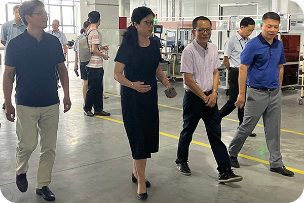 福建省冶金（控股）公司党委委员、、副总经理侯孝亮一行到我公司调研、、、指导